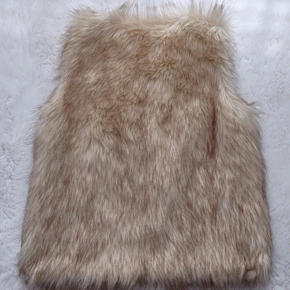 GB FUR VEST . - Picture 5 of 14